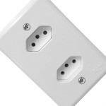 Conjunto Ilumi 4X2 Branco Com Placa(2Tomadas 10A Monobloco) 201200