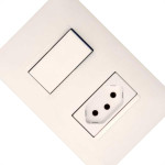 Conjunto Pial Plus+ 4X2 Branco Com Placa(1Simples+Tomada 20A) 615073Bc