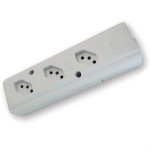 Tomada Barra Interneed Pro45Â°   Tripla 10/20A 2 Polos +Terra Branca 074168