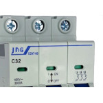 Disjuntor Jng ''Din'' Tripolar 12104 - 32A. C