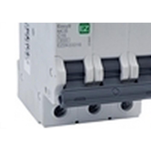 Disjuntor Schneider ''Din'' Tripolar 16A. C