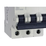 Disjuntor Schneider ''Din'' Tripolar 20A. C