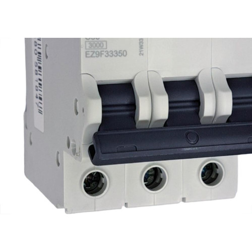 Disjuntor Schneider ''Din'' Tripolar 50A. C