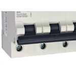 Disjuntor Schneider ''Din'' Tripolar 80A. C