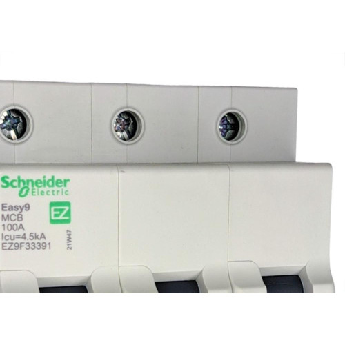 Disjuntor Schneider ''Din'' Tripolar 100A. C