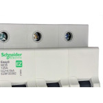 Disjuntor Schneider ''Din'' Tripolar 125A. C
