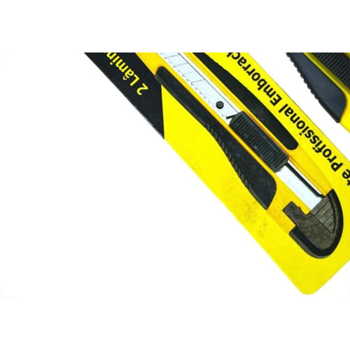 Estilete Estreito Thompson Cabo Emborrachado Com 2 Laminas Extras 9Mm